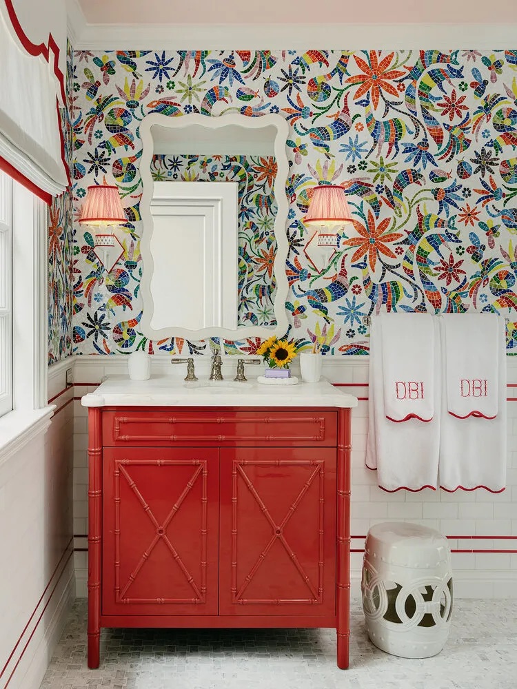 Colorful kid's bathroom