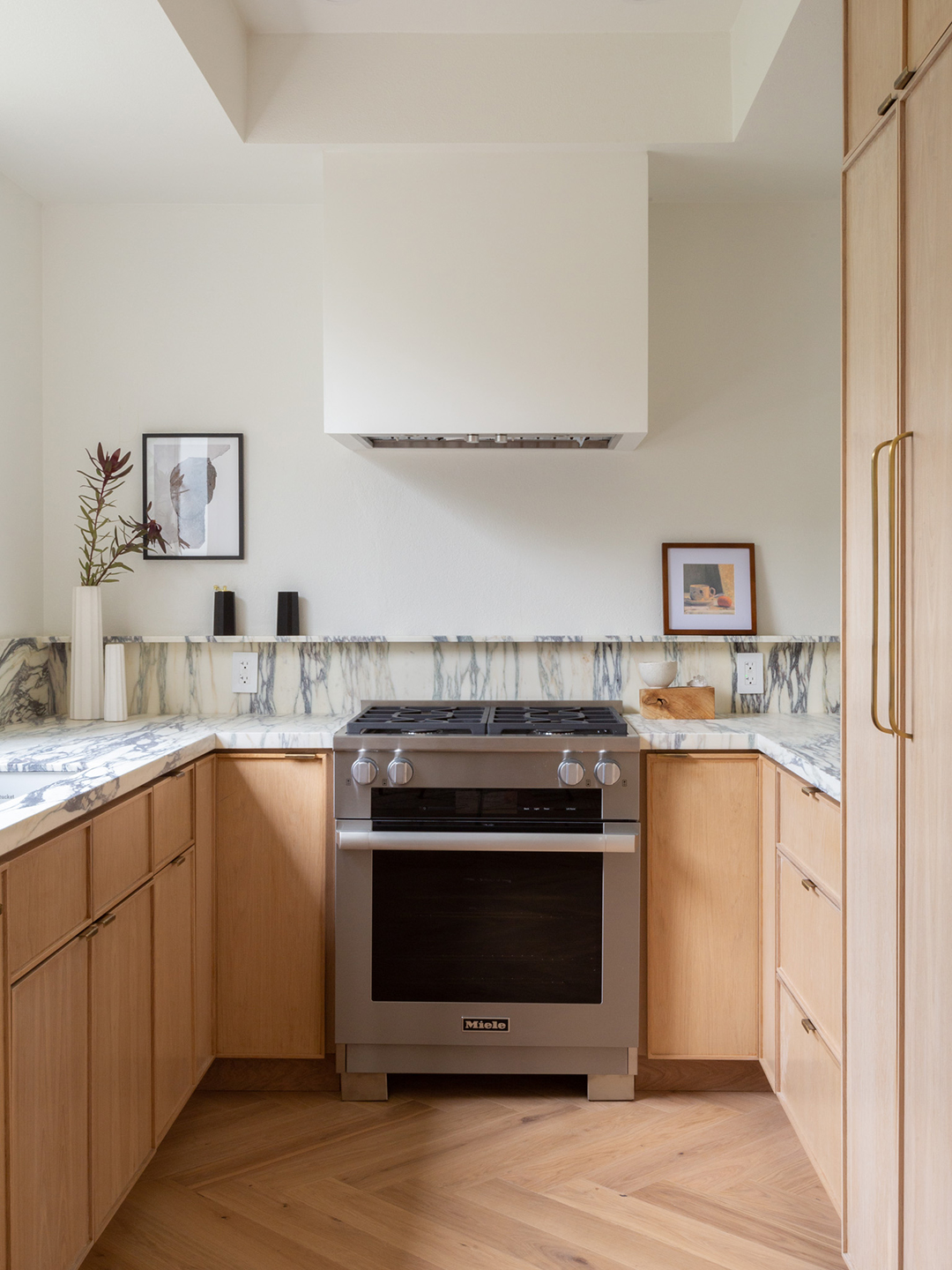 white oak kitchen