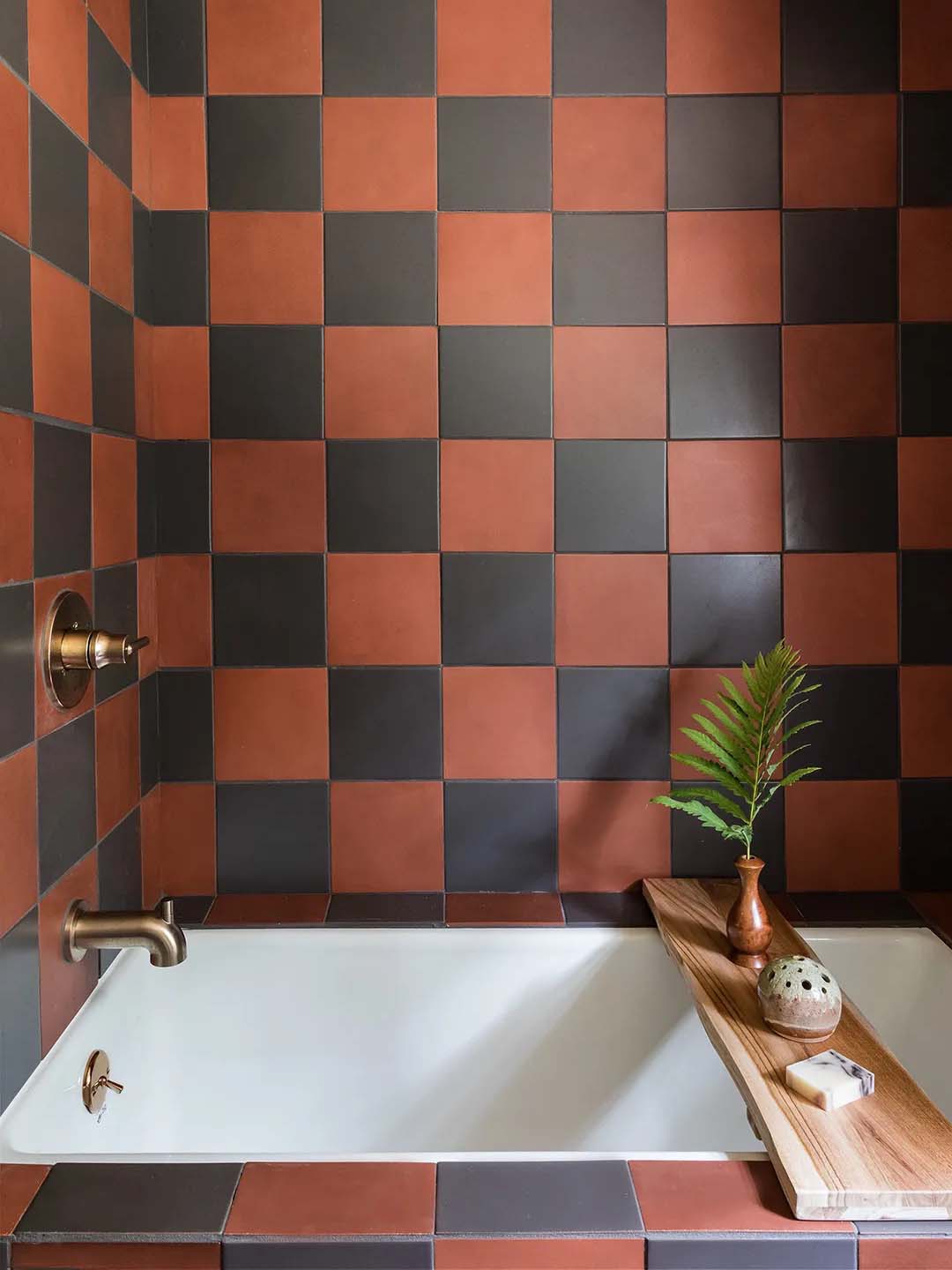 Red and black checkerboard tub surround