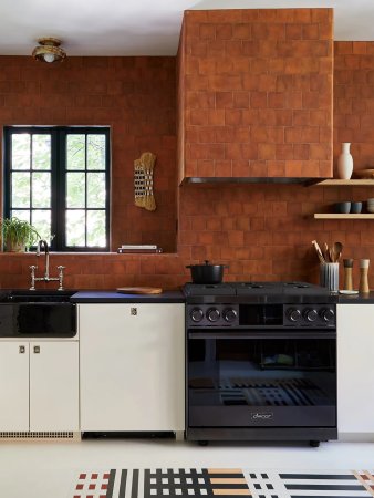 red kitchen tiled hood